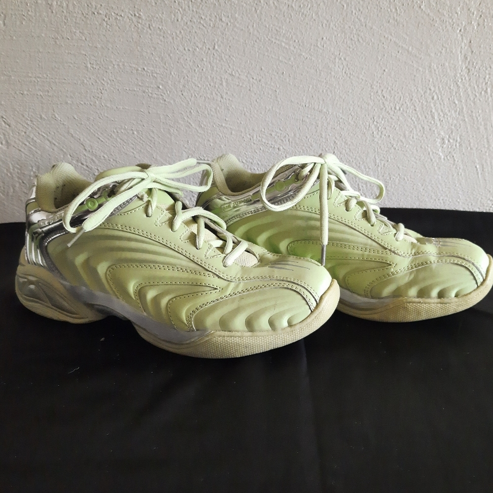 Men's Size 8 Shoes - Picture 1 of 2